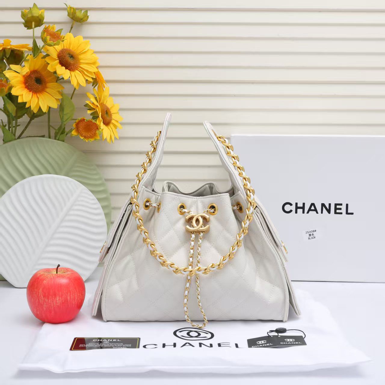 𝟱𝟬% 𝗦𝗽𝗲𝗰𝗶𝗮𝗹 𝗗𝗶𝘀𝗰𝗼𝘂𝗻𝘁  -Premium Quality 𝐂𝐇𝐀𝐍𝐄𝐋 𝟐𝟓 𝐌𝐢𝐧𝐢 𝐇𝐚𝐧𝐝𝐛𝐚𝐠 Ladies Bag | Made in Italy | Free Delivery All Over Qatar